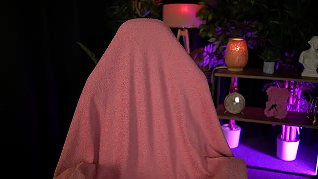 Velouraa online show from 26, 2, 2026