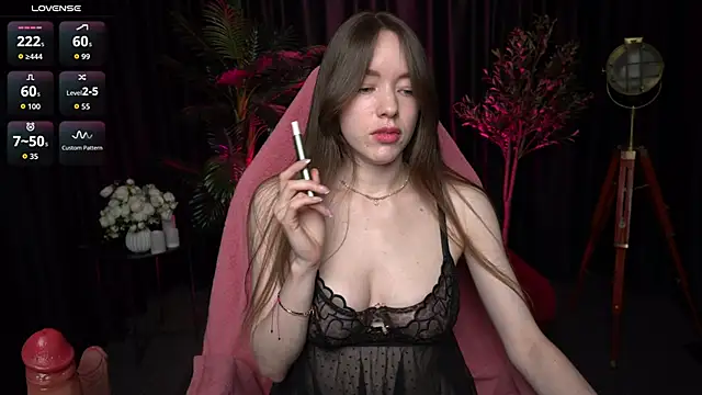 Velouraa online show from 2, 4, 2026