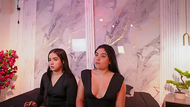 Snapshot of Scarlet_and_naomi chatting on 16, 1, 2026 Scarlet and naomi online show from 16, 1, 2026