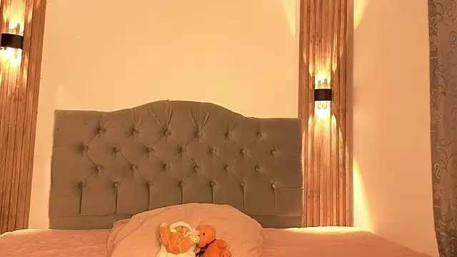 cute emmma online show from 16, 4, 2026