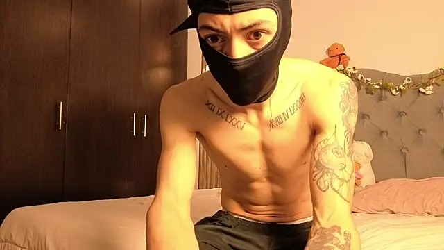 cute emmma online show from 22, 4, 2026