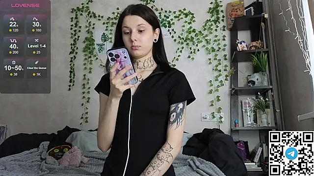 LeonaHinnes online show from 29, 4, 2026