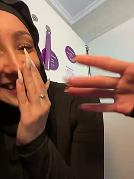 LuxBrunette  online show from 25, 4, 2026