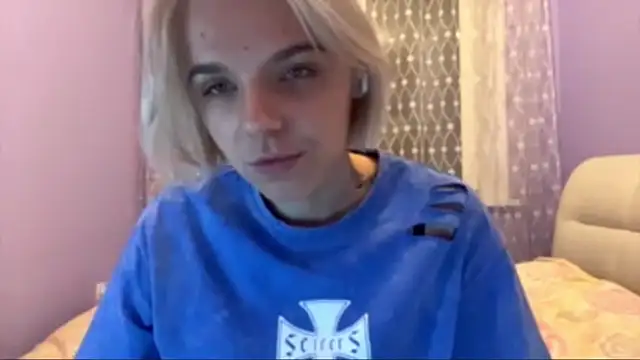 Scarlet cat online show from 23, 12, 2025