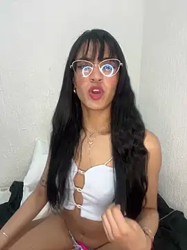 ValentinaEvanz online show from 18, 4, 2026