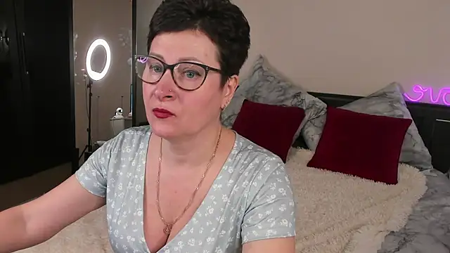 Snapshot of JennyMons chatting on 8, 5, 2026 JennyMons online show from 8, 5, 2026