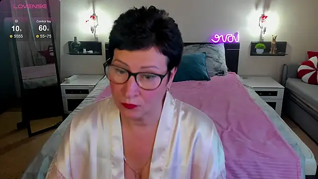 Snapshot of JennyMons chatting on 6, 6, 2026 JennyMons online show from 6, 6, 2026
