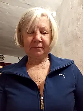 KlaudiaDarling online show from 4, 2, 2026