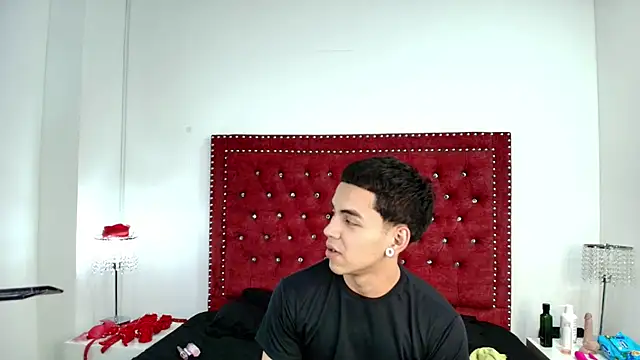 Snapshot of Jaden_and_sofia chatting on 14, 5, 2026 Jaden and sofia online show from 14, 5, 2026