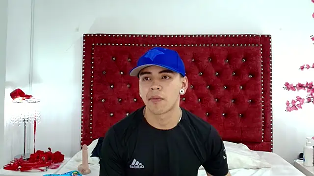 Snapshot of Jaden_and_sofia chatting on 15, 5, 2026 Jaden and sofia online show from 15, 5, 2026