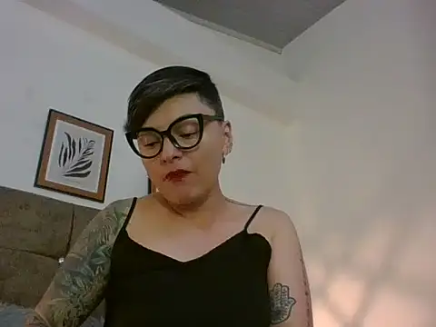 kat paradise online show from 25, 4, 2026