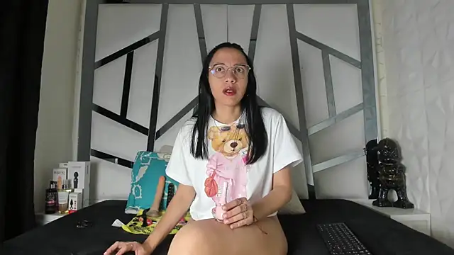 Lunahot68 online show from 29, 4, 2026