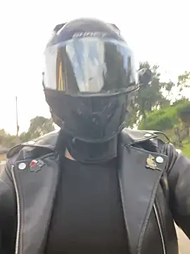 Scarlet auraa online show from 9, 3, 2026