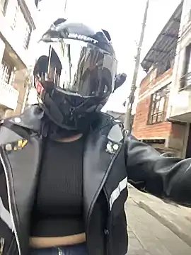 Scarlet auraa online show from 27, 4, 2026