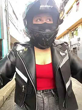 Scarlet auraa online show from 31, 5, 2026