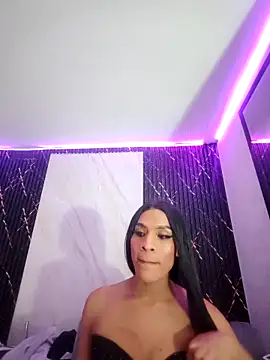 Isis Hot   online show from 2, 3, 2026