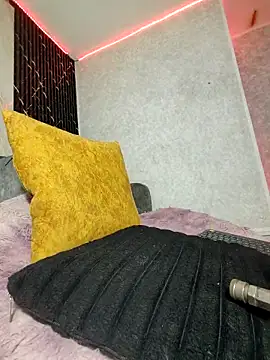 Isis Hot   online show from 24, 4, 2026