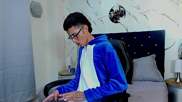 asher lux online show from 22, 4, 2026