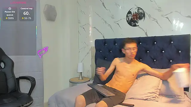 asher lux online show from 24, 4, 2026