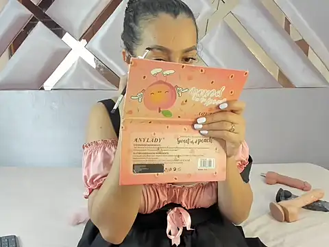 MiaKleinX online show from 8, 3, 2026