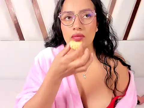 MiaKleinX online show from 11, 6, 2026