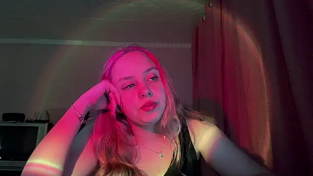 Snapshot of ZoraDearmon chatting on 12, 1, 2026 ZoraDearmon online show from 12, 1, 2026