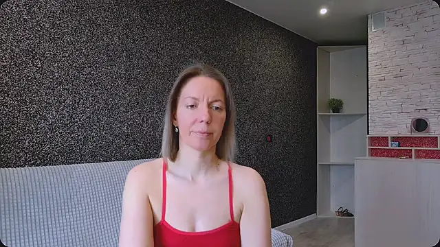 Snapshot of Amanda_Luxe chatting on 11, 5, 2026 Amanda Luxe online show from 11, 5, 2026