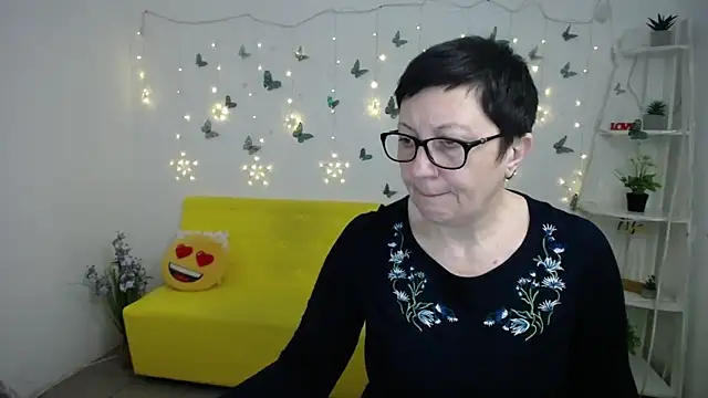 EmilyL0ve online show from 28, 3, 2026