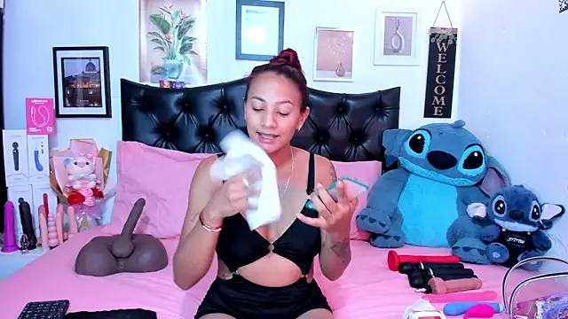 ValeryPettry 11 online show from 13, 6, 2026