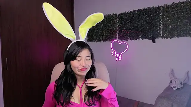 Snapshot of LolaOpalX chatting on 8, 4, 2026 LolaOpalX online show from 8, 4, 2026