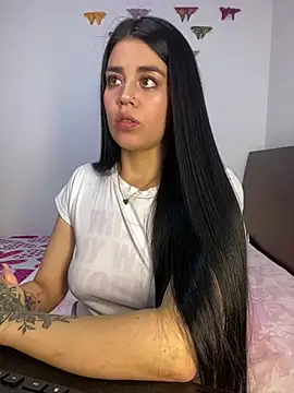 Snapshot of sophyy_white chatting on 2, 2, 2026 sophyy white online show from 2, 2, 2026