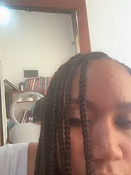 Snapshot of luucywilliams chatting on 4, 2, 2026 luucywilliams online show from 4, 2, 2026