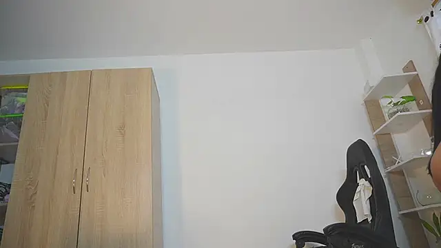 celestes777 online show from 28, 4, 2026