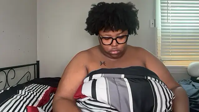 Chocolatebunnyxx96 online show from 26, 4, 2026