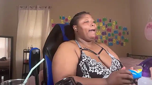Chocolatebunnyxx96 online show from 6, 6, 2026