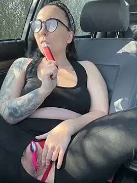 Snapshot of InkedCurly_L chatting on 5, 3, 2026 InkedCurly L online show from 5, 3, 2026