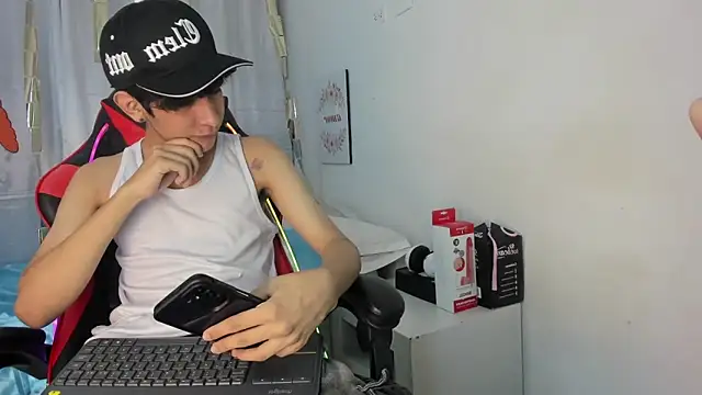 julian xx online show from 7, 4, 2026