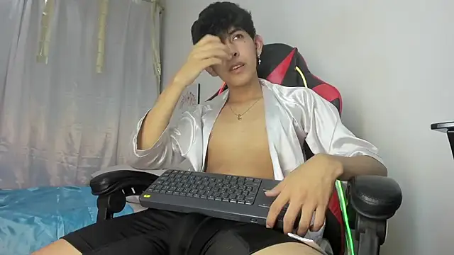 julian xx online show from 22, 4, 2026