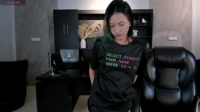 Snapshot of KayraLanne chatting on 5, 6, 2026 KayraLanne online show from 5, 6, 2026