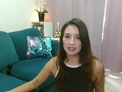 Almaglow  online show from 22, 4, 2026