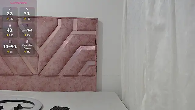 Roxy Fox- online show from 14, 3, 2026