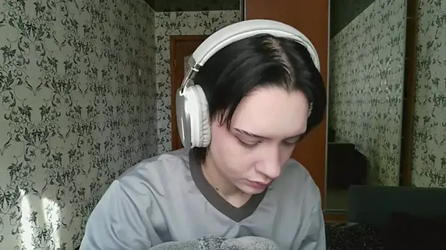 LxayBloom online show from 18, 3, 2026