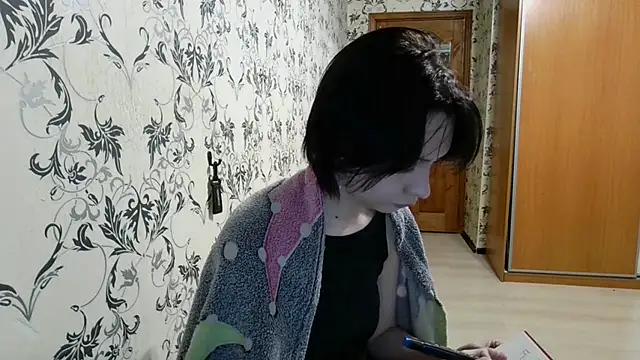 LxayBloom online show from 21, 4, 2026