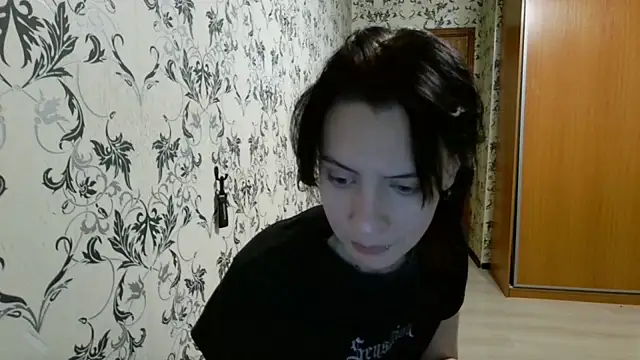 LxayBloom online show from 23, 4, 2026