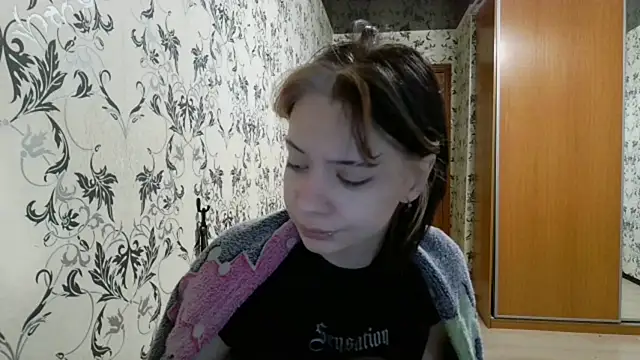 LxayBloom online show from 25, 4, 2026