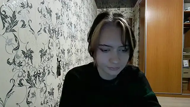 LxayBloom online show from 26, 4, 2026