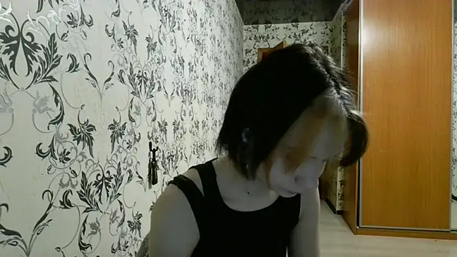 LxayBloom online show from 27, 4, 2026