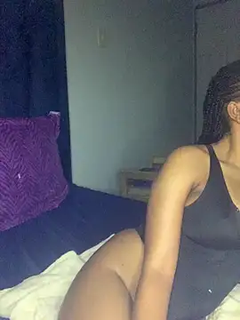 Snapshot of Creamy_bitchxxx chatting on 2, 5, 2026 Creamy bitchxxx online show from 2, 5, 2026