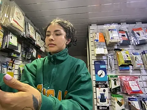 auroramooon online show from 5, 3, 2026