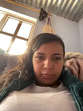 cinthia2011 online show from 16, 1, 2026